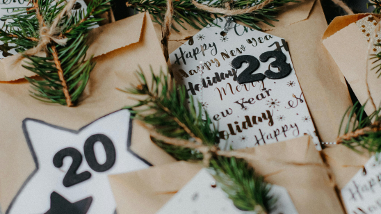 Papieren zakjes: van feestelijke verpakking tot creatieve decoratie