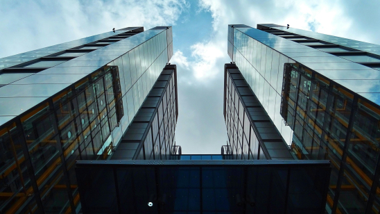 Navigeren door Regelgevingsuitdagingen in Online Markten