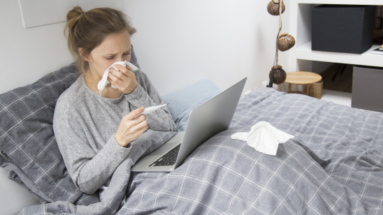 Ziek vrouw vraagt AI-advies