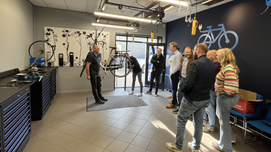 KwikFit investeert in talentontwikkeling en e-mobility