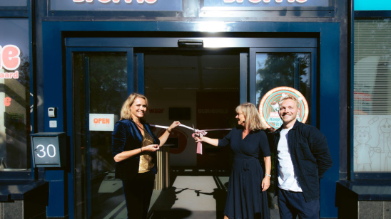 Droppie breidt uit met een vestiging in Rotterdam, en viert schone plastic stroom 